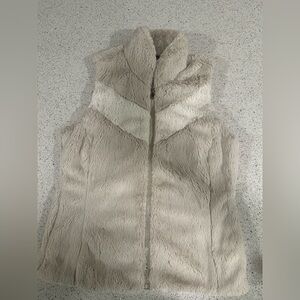 Patagonia Palace Tan Cream Faux Fur Vest Women’s Small
